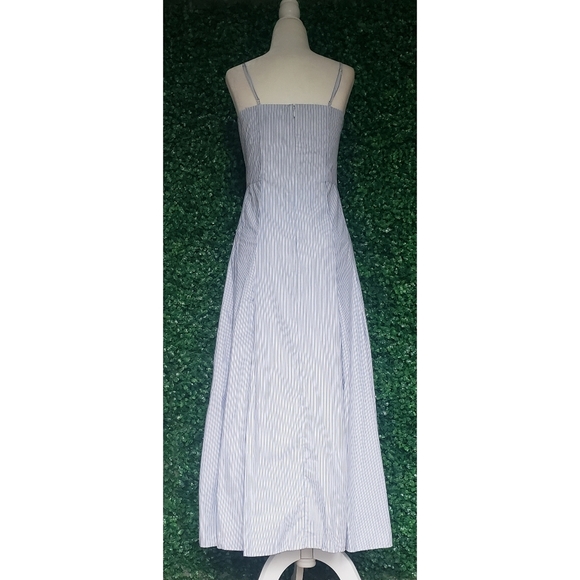 11. J.Crew Button-down cotton poplin dress in stripe - Picture 10 of 11